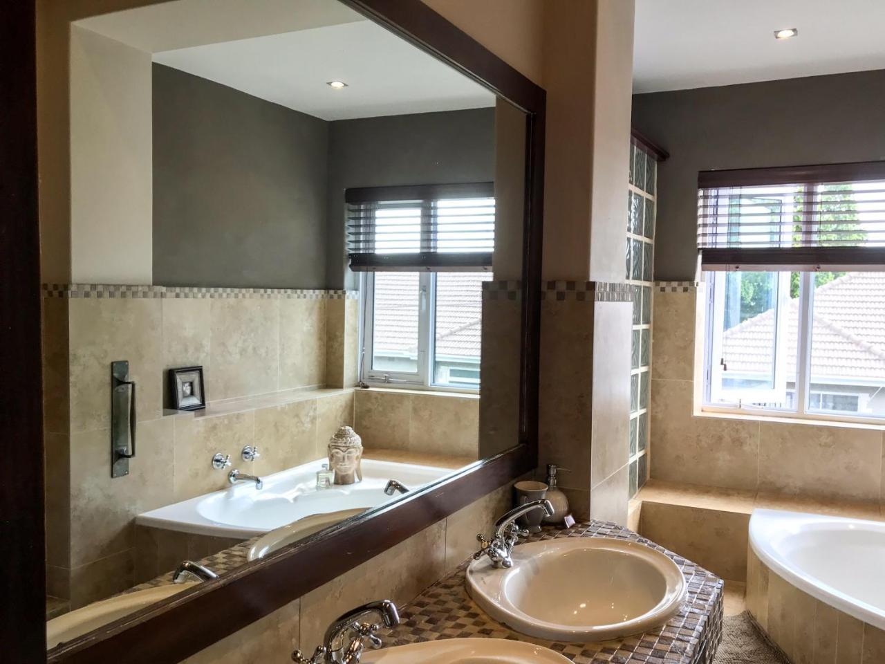 Avatara Bed & Breakfast เคปทาวน์ ภายนอก รูปภาพ